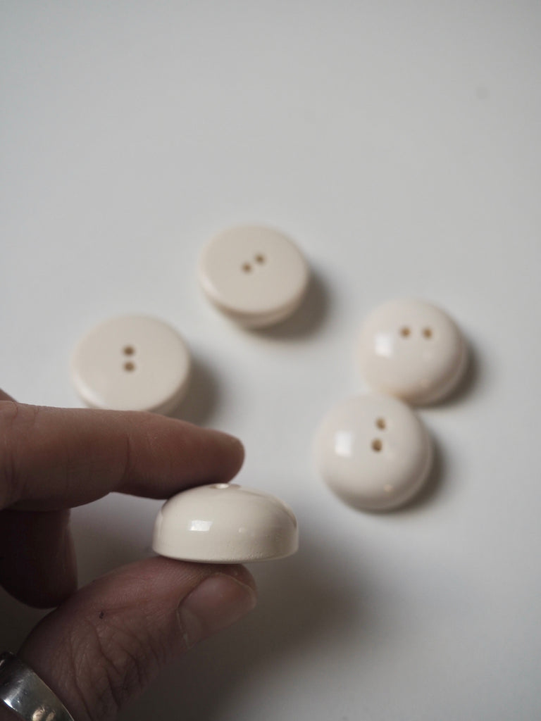 Vanilla Dome Buttons 23mm/36L