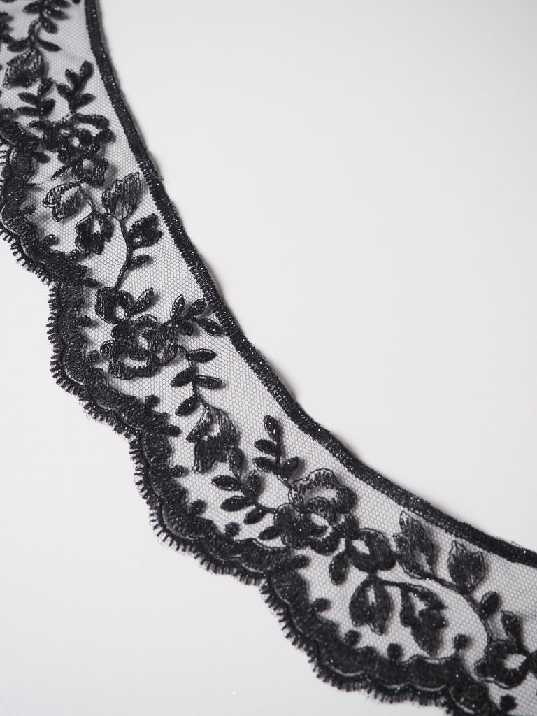 Black Lurex Rose Garland Scallop Lace Collars