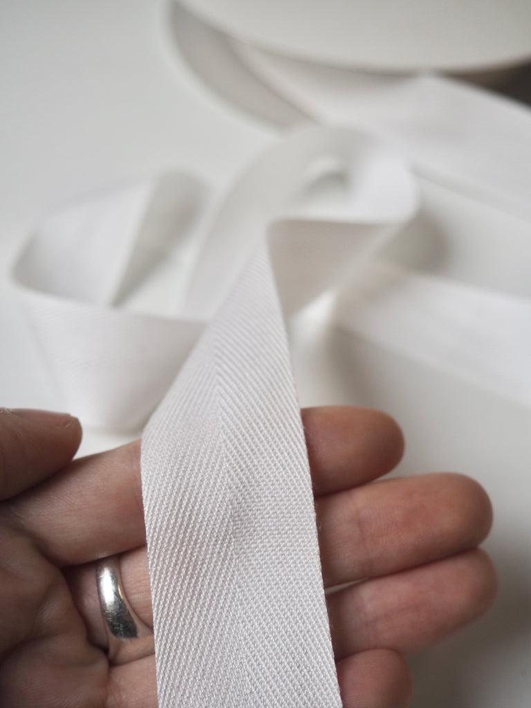 Le Claudel White Herringbone Cotton Tape 25mm