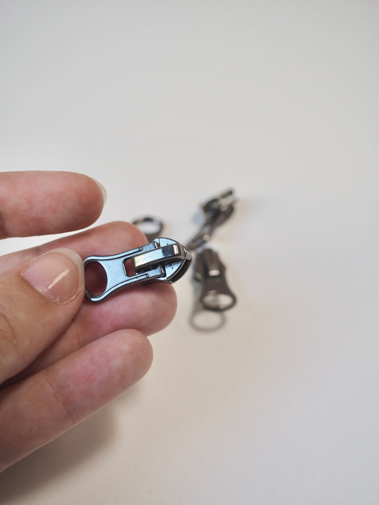 M8 Gunmetal Zipper Pull
