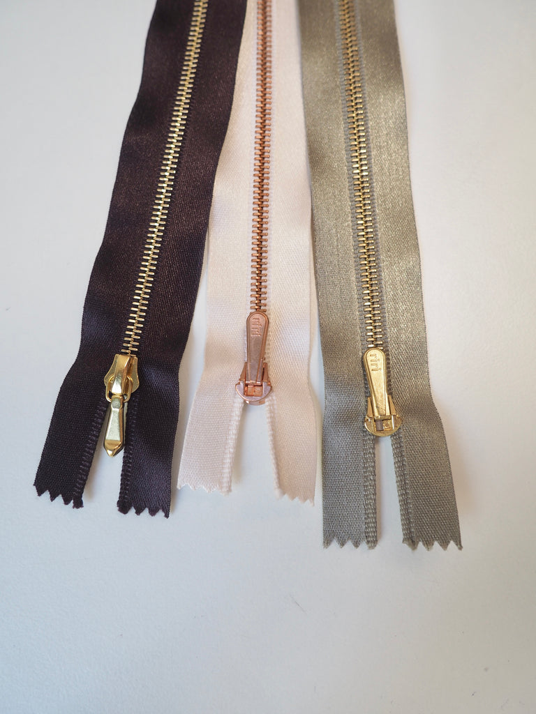 Riri 60cm/23in Satin Narrow Metal Teeth Zips