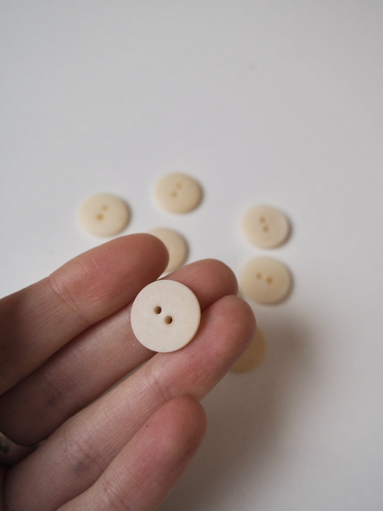 Natural Corozo Buttons 15mm/24L