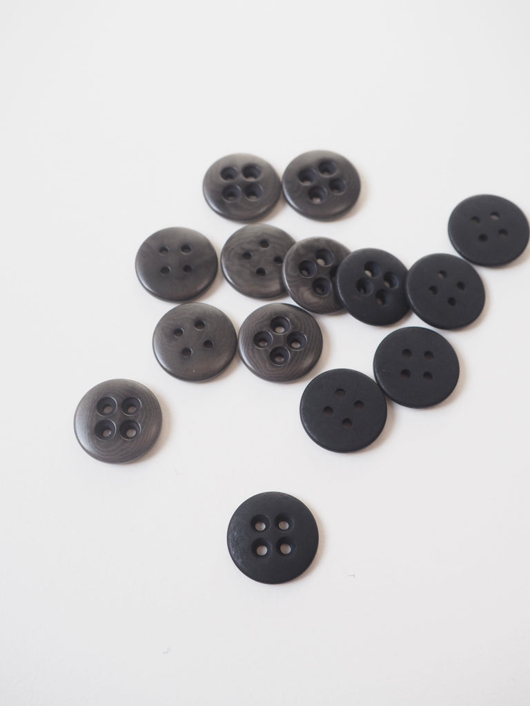 FOLK Sunken Hole Corozo Buttons 15mm/24L