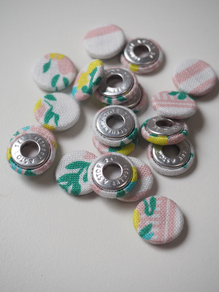 Picnic Floral Fabric Covered Buttons/Snaps 15mm