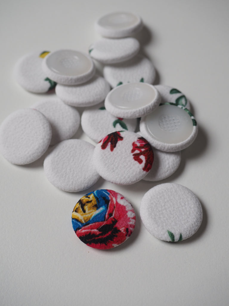 Rose Blossom Crepe Fabric Covered Buttons 20mm