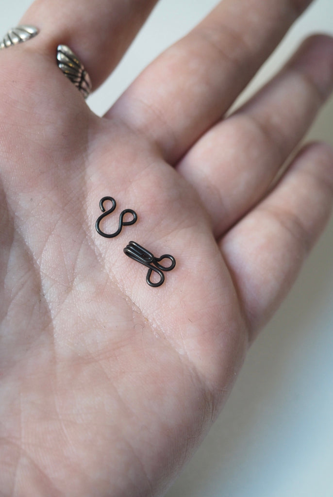 Black Hook and Eye 10mm - 5 pieces