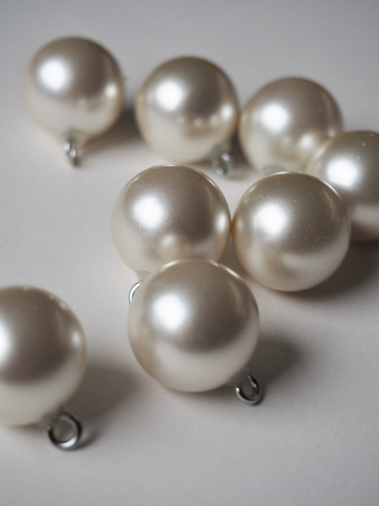 Large Pearl Shank Button 20mm