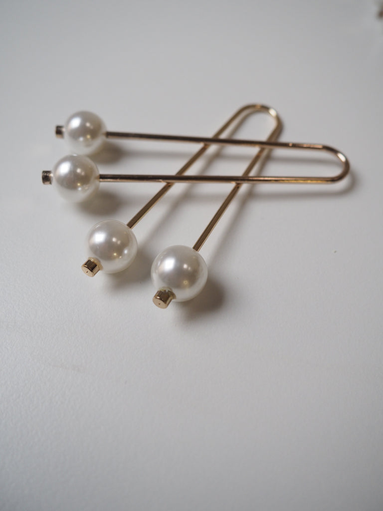 Pearl and Gold Slide Pin