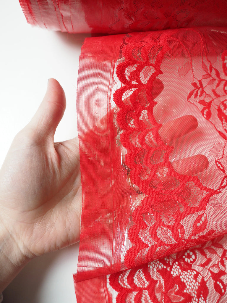 Red Plastic-Backed Scallop Lace