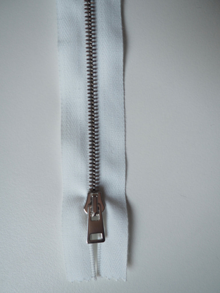 Riri 44cm/17 inch Narrow Metal Teeth Zips