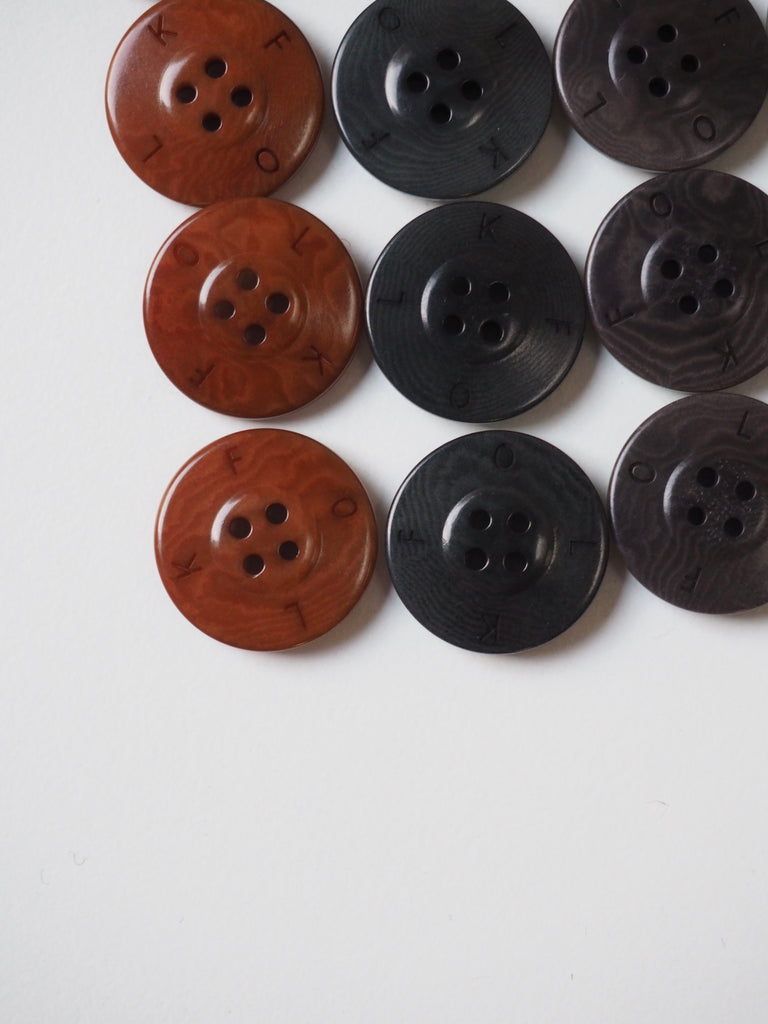 FOLK Engraved Corozo Buttons 18mm/28L