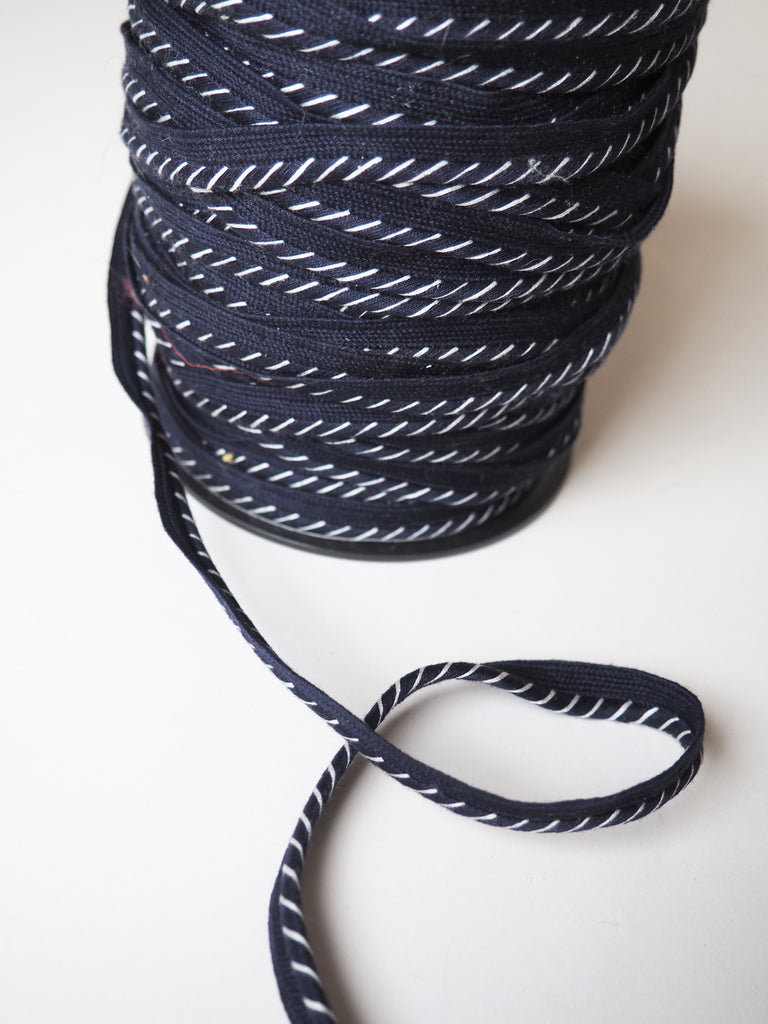 White and Navy Twist Woven Piping 10mm